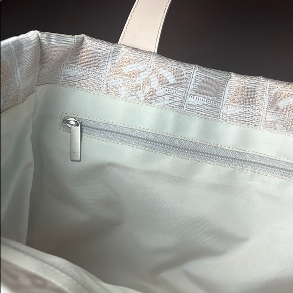 Chanel Designer Tote Bag - Picture 10 of 14